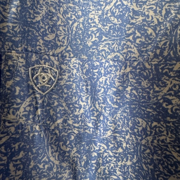 Men's Ariat XXL Long Sleeve Button-Down Shirt 0480 - Picture 2 of 5